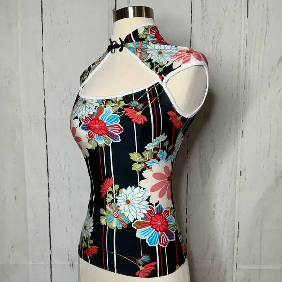 A back Too - Picture 4 of 8